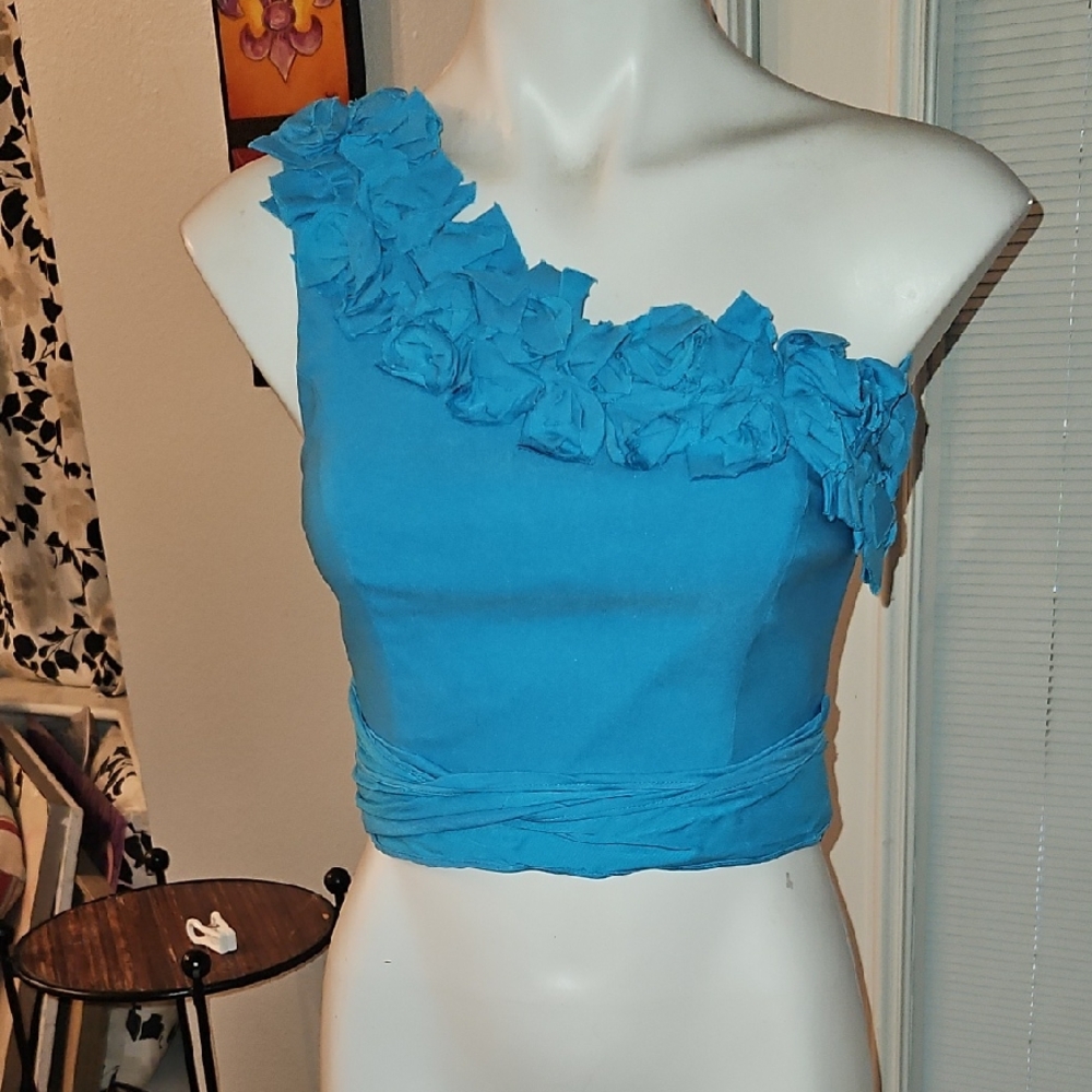 DO+BE Blue Asymmetrical Ruffled Sleeveless Blouse-X